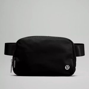 Luluemon Everywhere Belt Bag Black